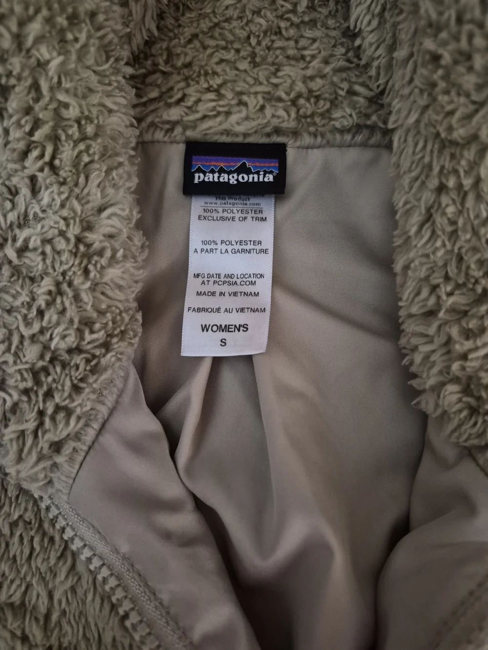 Patagonia Sherpa Fleece Vest in Light Beige - Picture 3 of 6